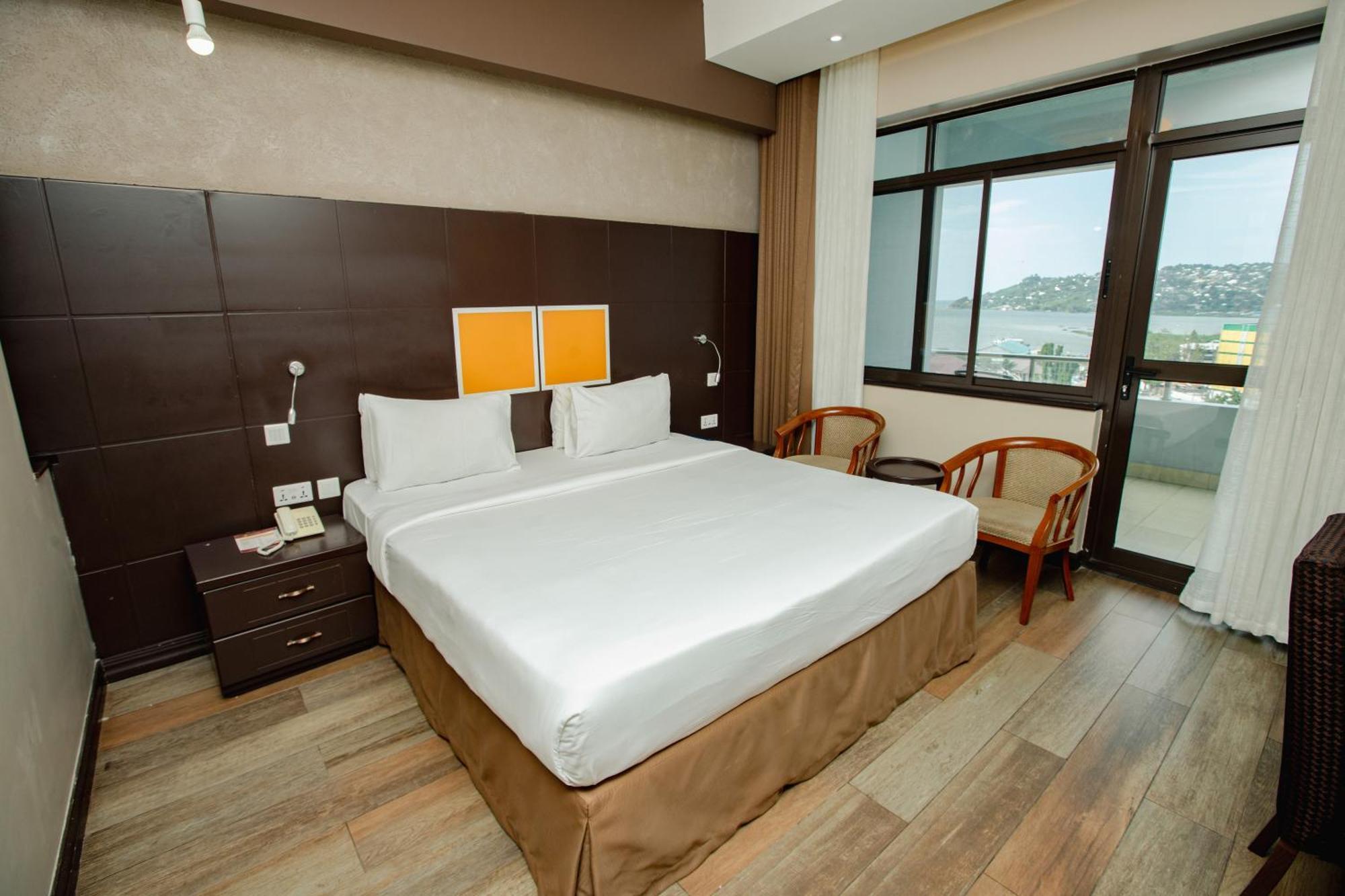 Gold Crest Hotel Mwanza Extérieur photo