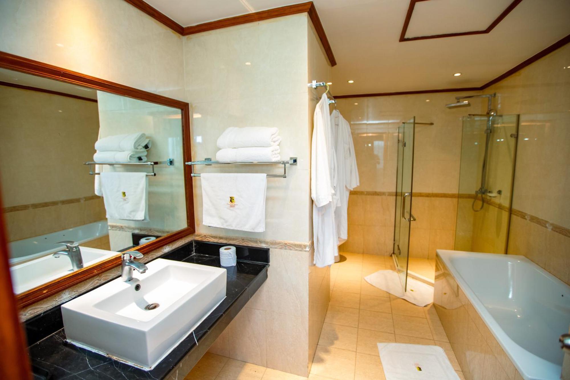 Gold Crest Hotel Mwanza Extérieur photo