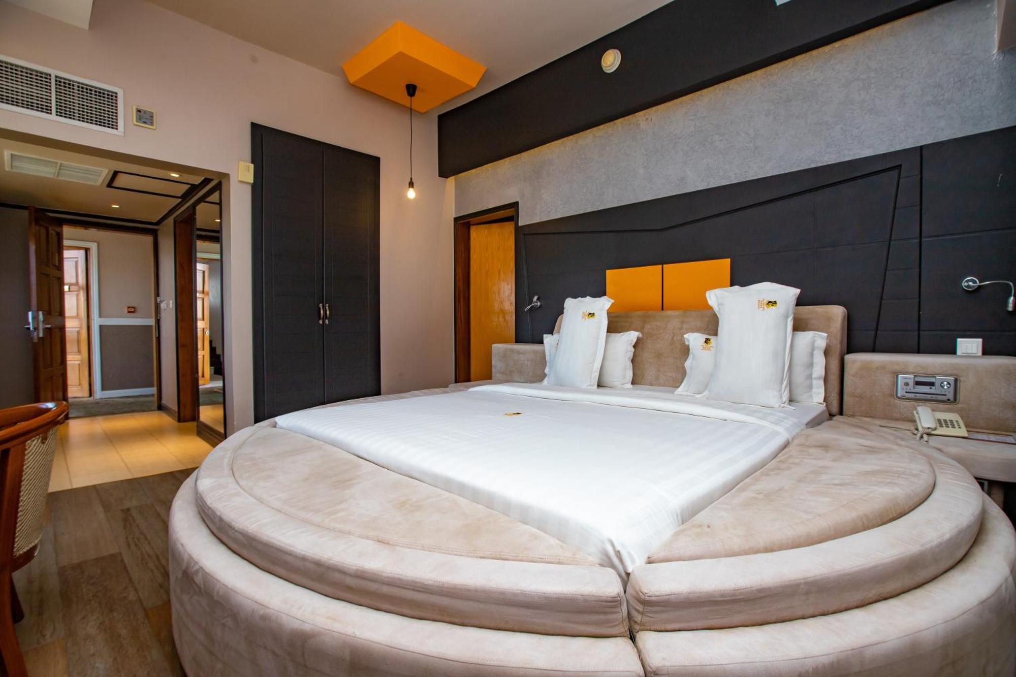 Gold Crest Hotel Mwanza Extérieur photo