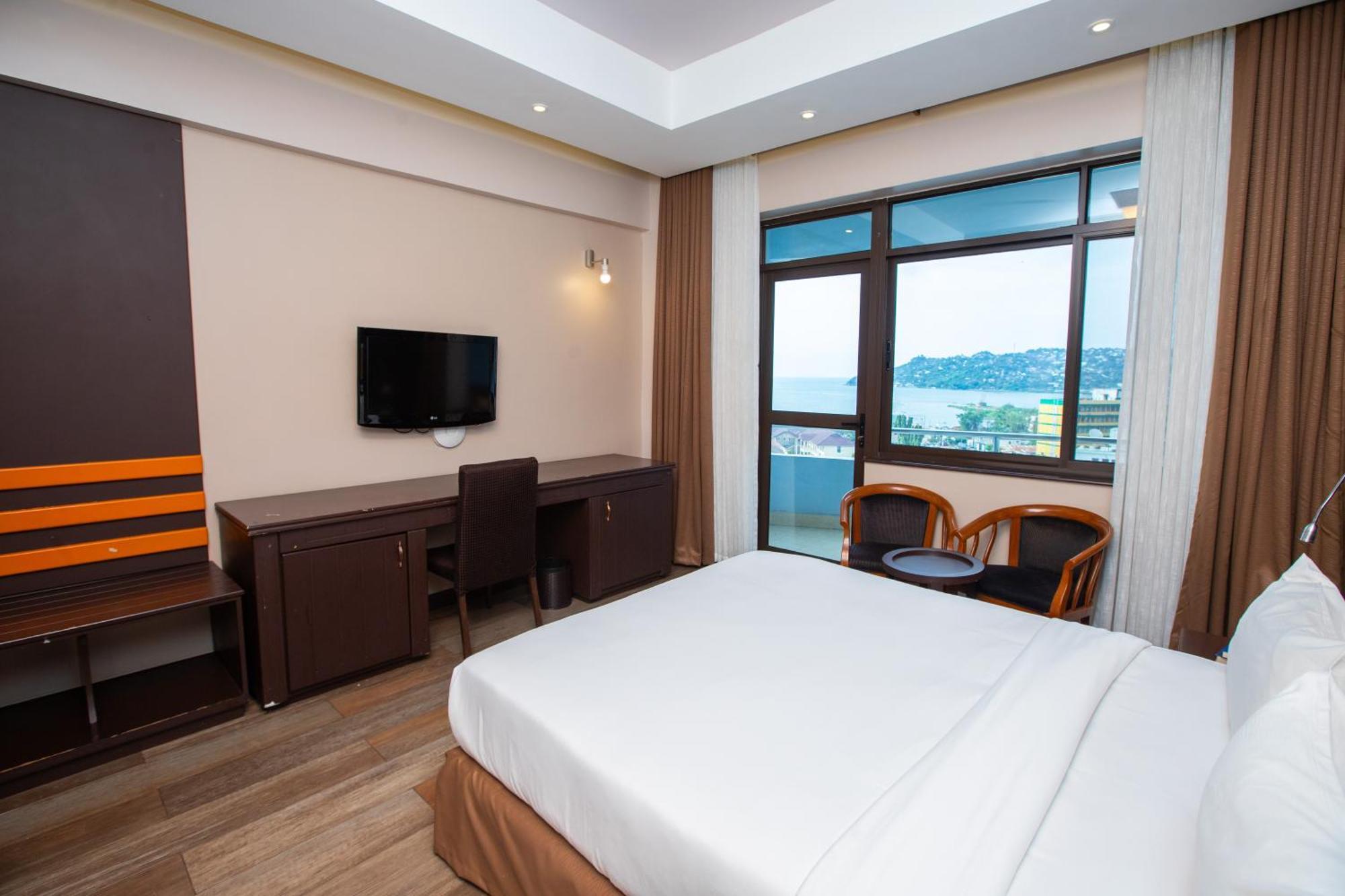 Gold Crest Hotel Mwanza Extérieur photo