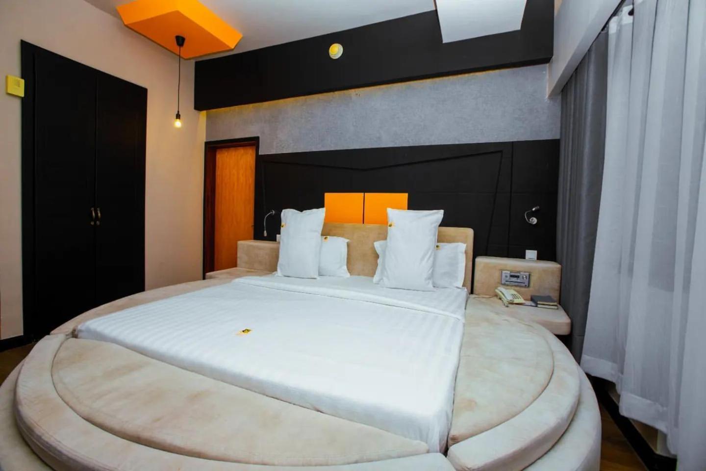 Gold Crest Hotel Mwanza Extérieur photo