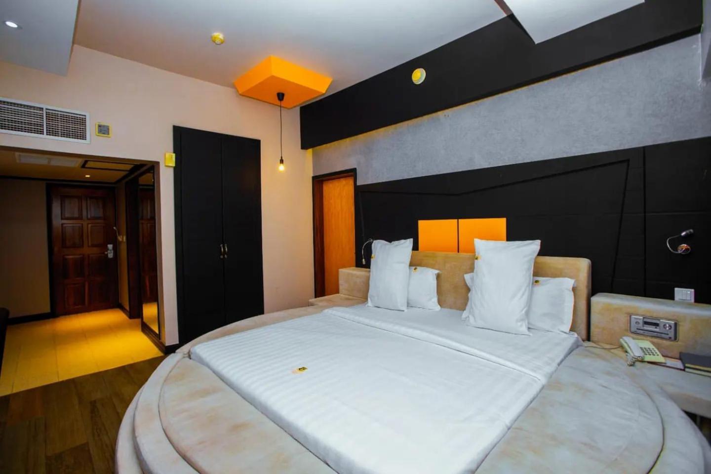 Gold Crest Hotel Mwanza Extérieur photo